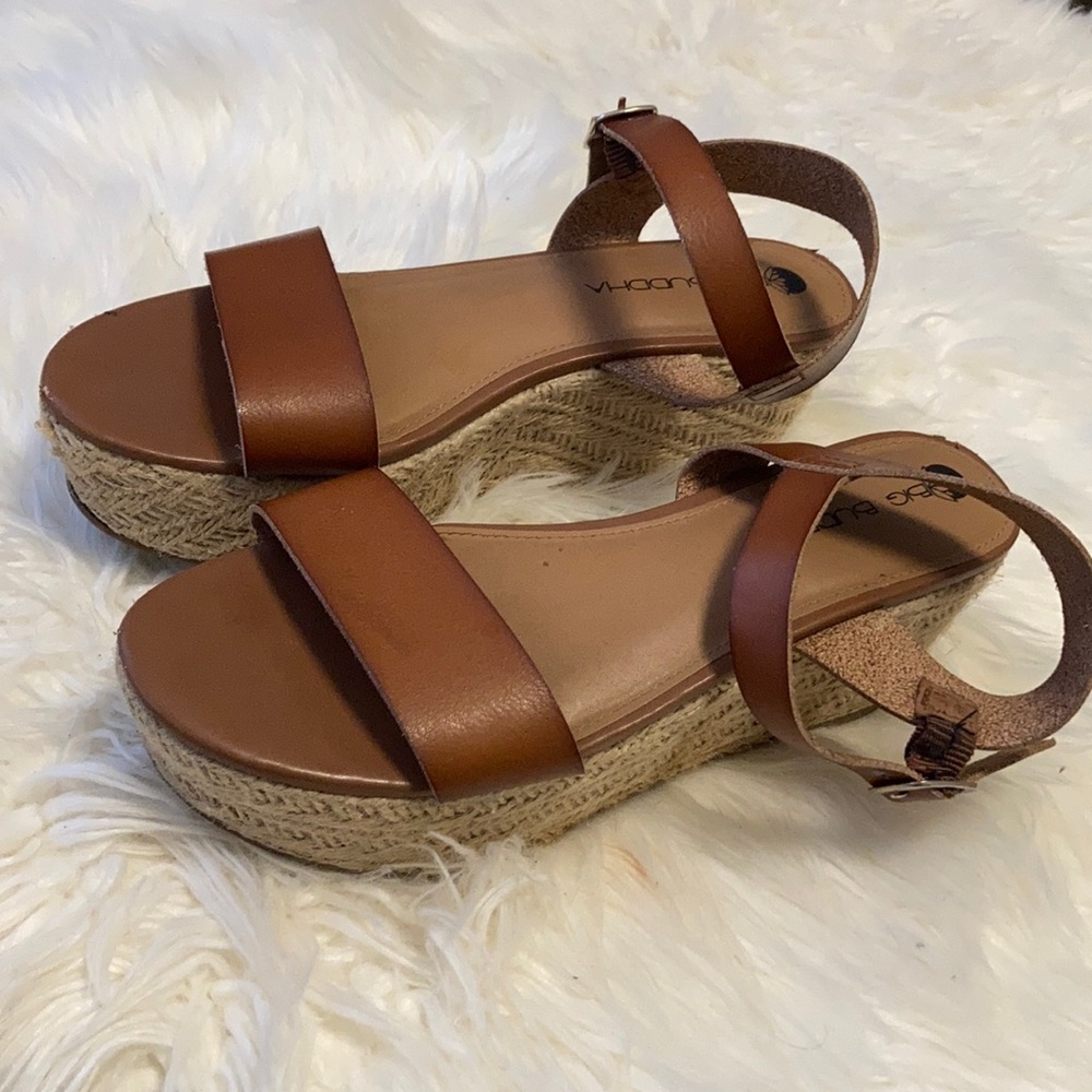 Platform sandals